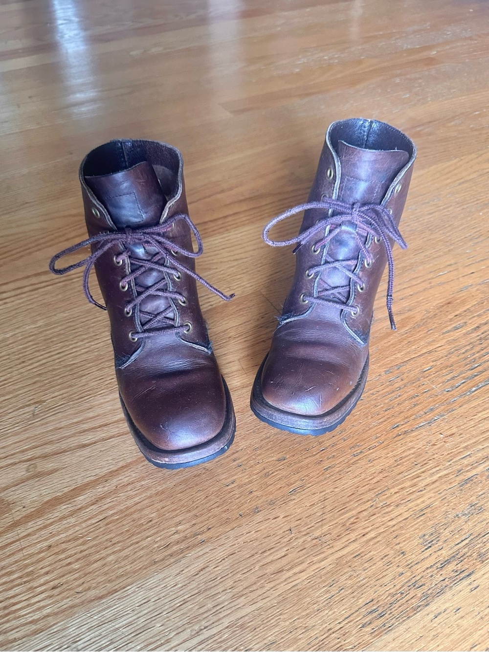 Frye Campus brown boot. Leather Women’s Chukka Lace-Up Boots